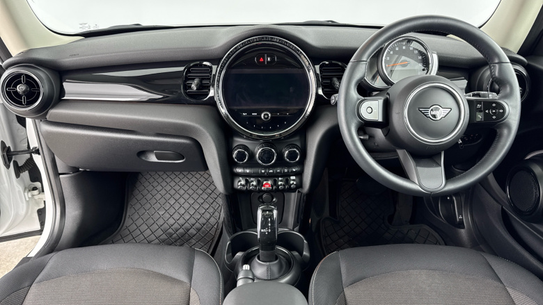 MINI Hatchback 1.5 Cooper Classic 3dr Auto [Comfort/Nav Pack] Petrol Hatchback